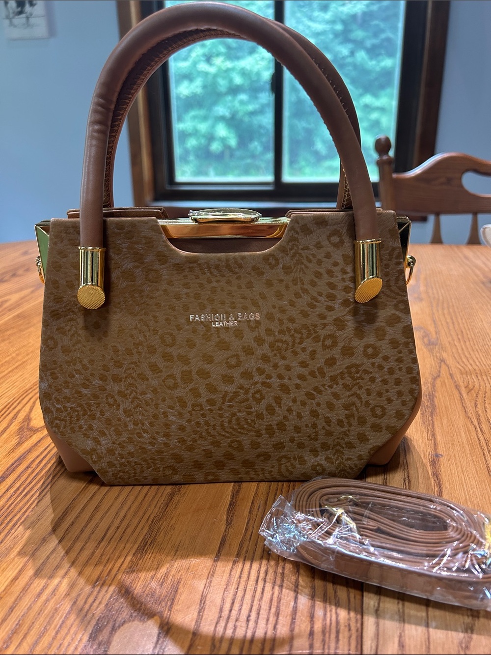 Brown Leopard Small Kiss-lock Bag w/shoulder strap